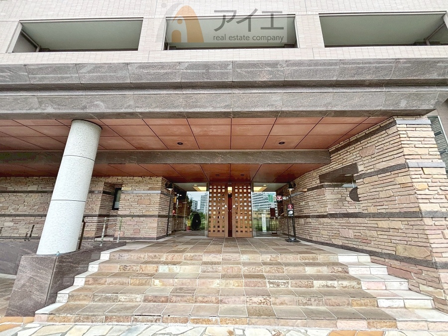 清掃や修理、不審者への声掛けも。管理員日勤は防犯にも有効