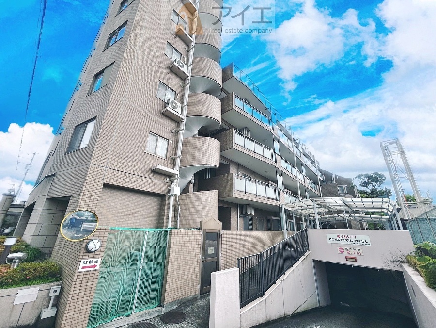 友人を呼びたくなるリノベーション済みのきれいな住まいです