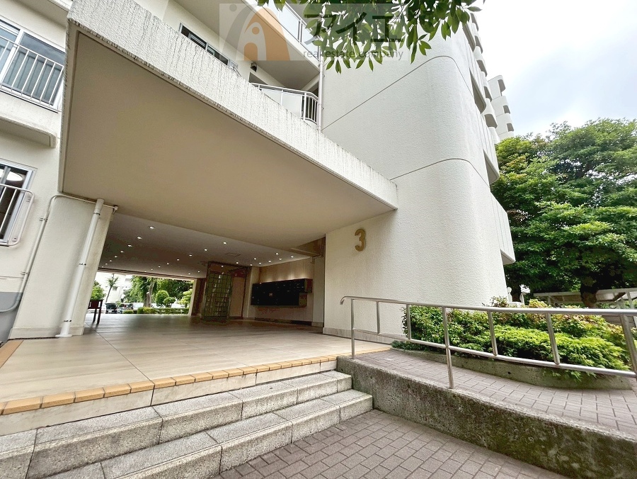共用部の清掃・修理は管理員が実施
