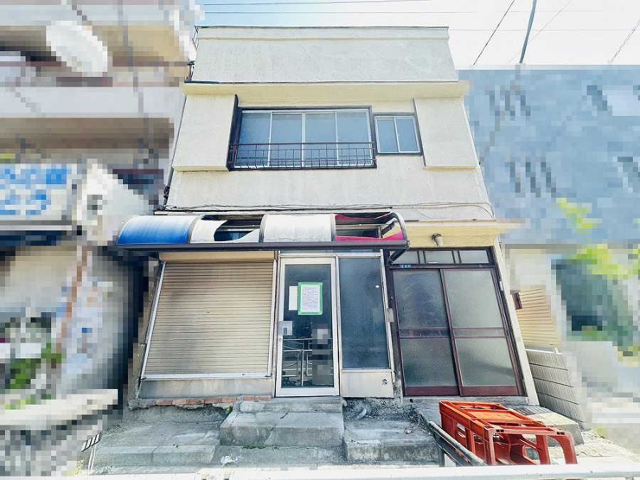   現況古屋あり。解体後更地渡し。