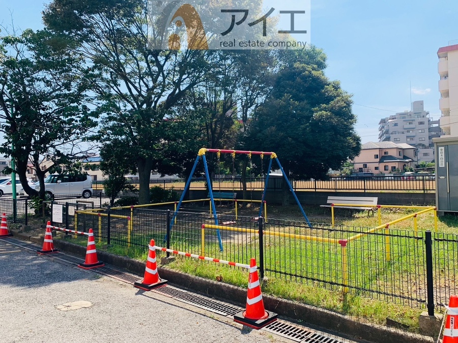 公園が近く、子育て家族に嬉しい緑豊かな環境です