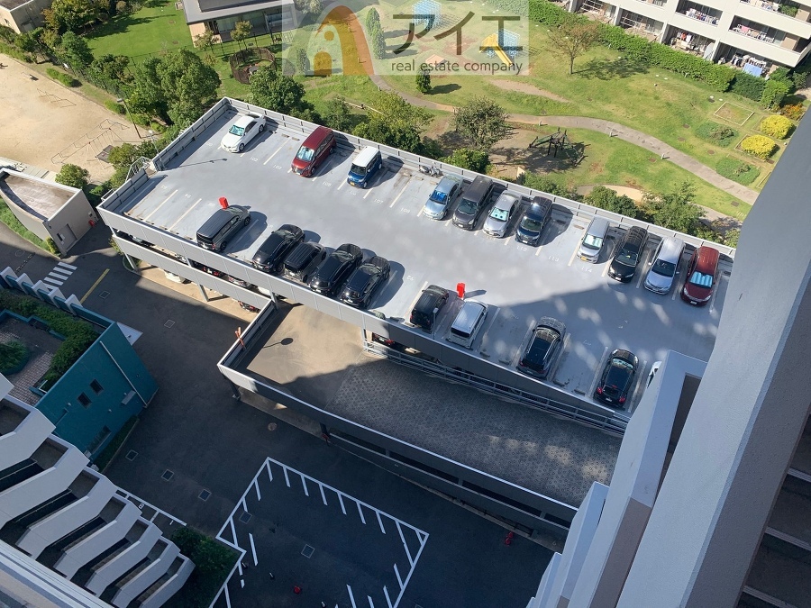 駐車場があるため車通勤の方にも安心なマンションです(要空確認)