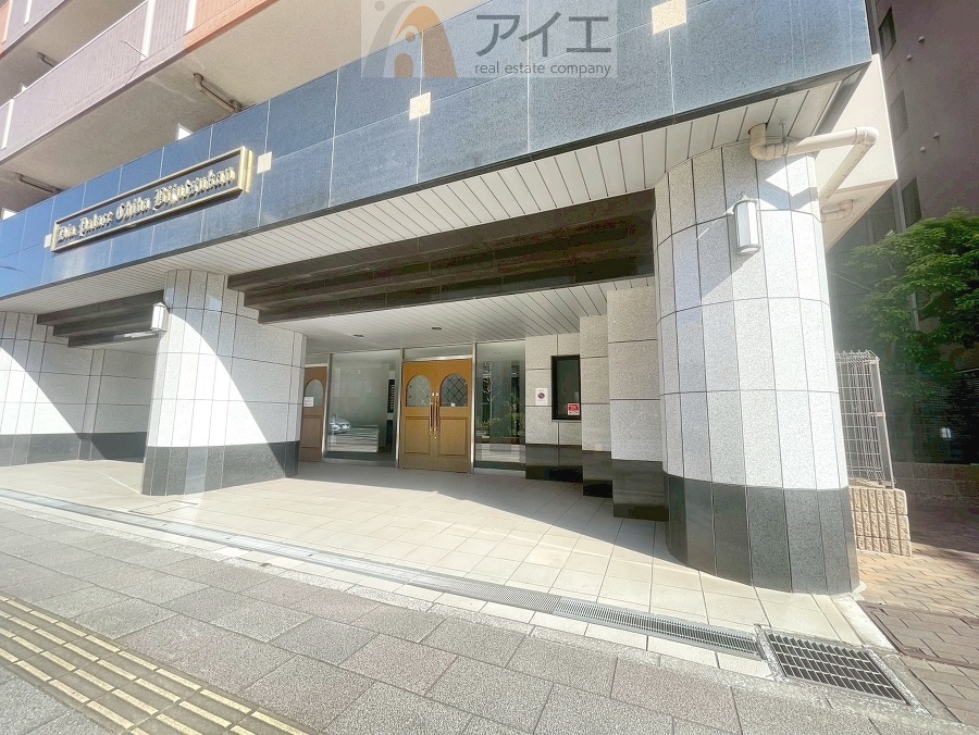 清掃や修理、不審者への声掛けも。管理員日勤は防犯にも有効