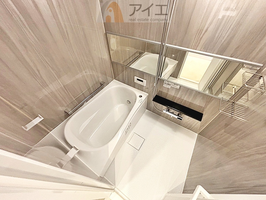 【施工例】明るい感じ、贅沢な雰囲気でより快適なバスタイム