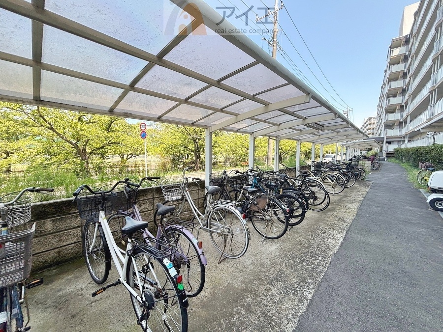 屋根付き駐輪場