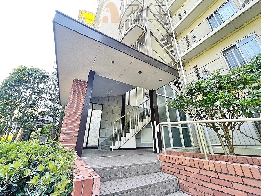 共用部の清掃・修理は管理員が実施