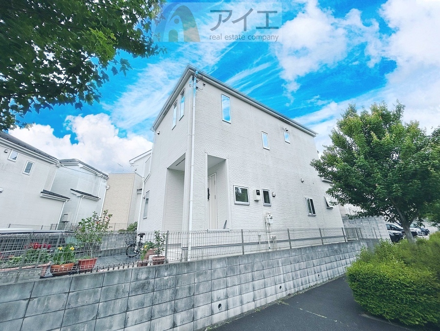 たっぷりの陽光と心地よい風が舞い込む住まい