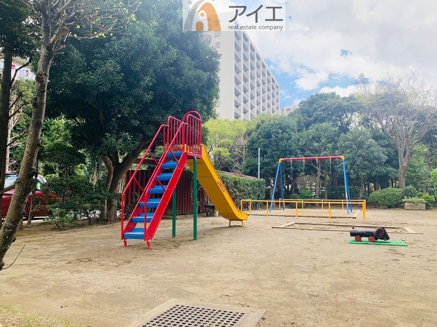 公園が近く、子育て家族に嬉しい緑豊かな環境です