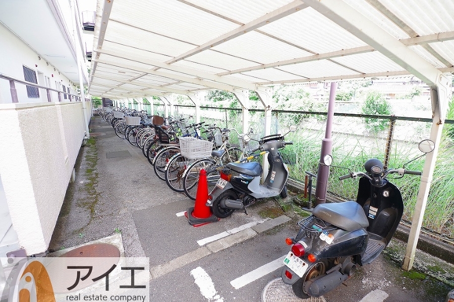 セキュリティ面にも配慮した駐輪場がございます