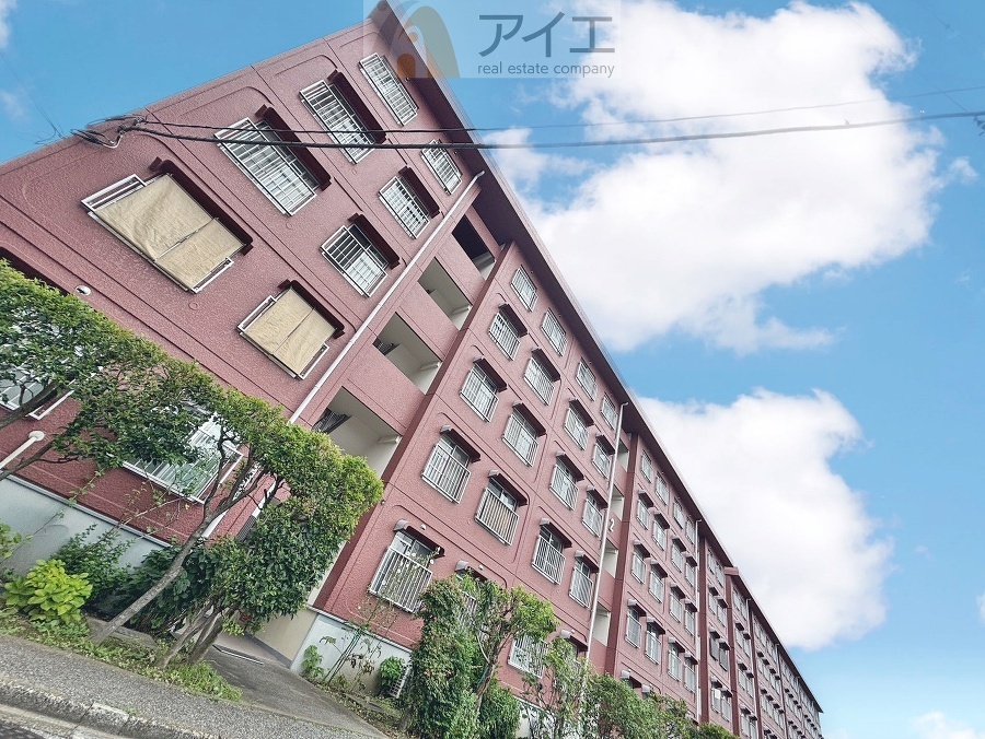 清掃や修理だけでなく、不審者への声掛けも。管理員の活動は防犯にも有効