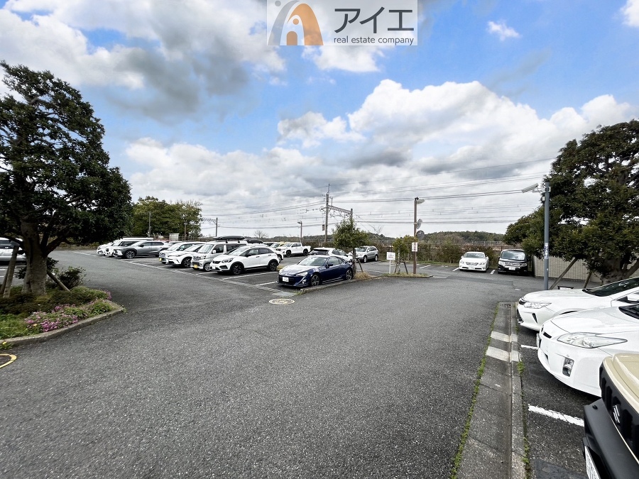 駐車場があるため車通勤の方にも安心なマンションです