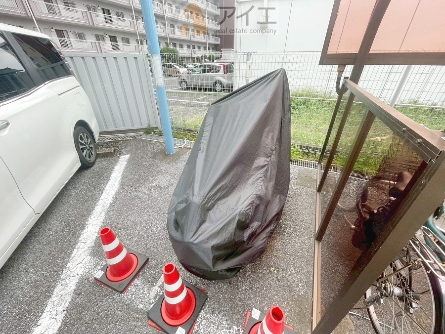 セキュリティ面にも配慮した駐輪場がございます