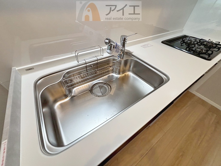 水道一体型の浄水器。ボタン一つで切替可能水回りもすっきり