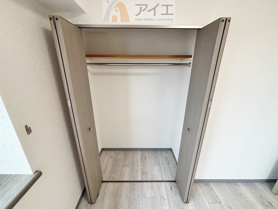 お子様の荷物も片付く、全居室収納スペース