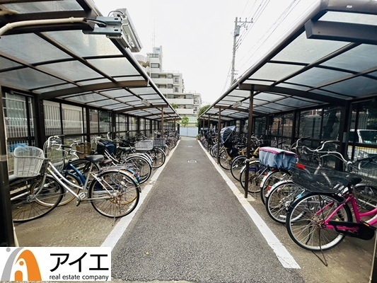 セキュリティ面にも配慮した駐輪場がございます