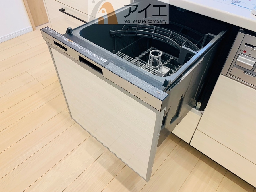【施工例】手に優しい、後片づけおまかせの食洗機。ママも食後のだんらんに加われます