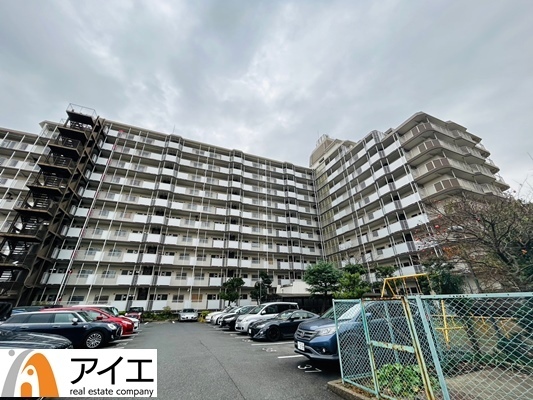 駐車場があるため車通勤の方にも安心なマンションです