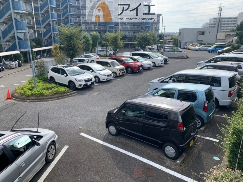 駐車場があるため車通勤の方にも安心なマンションです