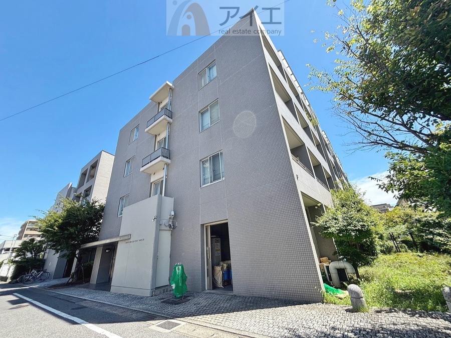 友人を呼びたくなるリノベーション済みのきれいな住まいです