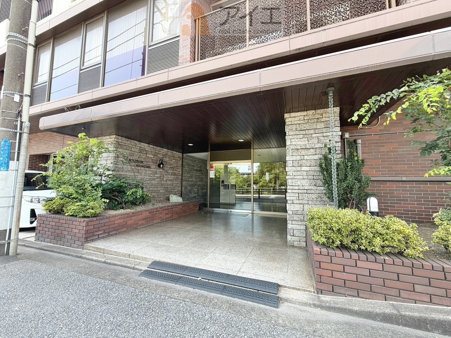 清掃や修理、不審者への声掛けも。管理員日勤は防犯にも有効