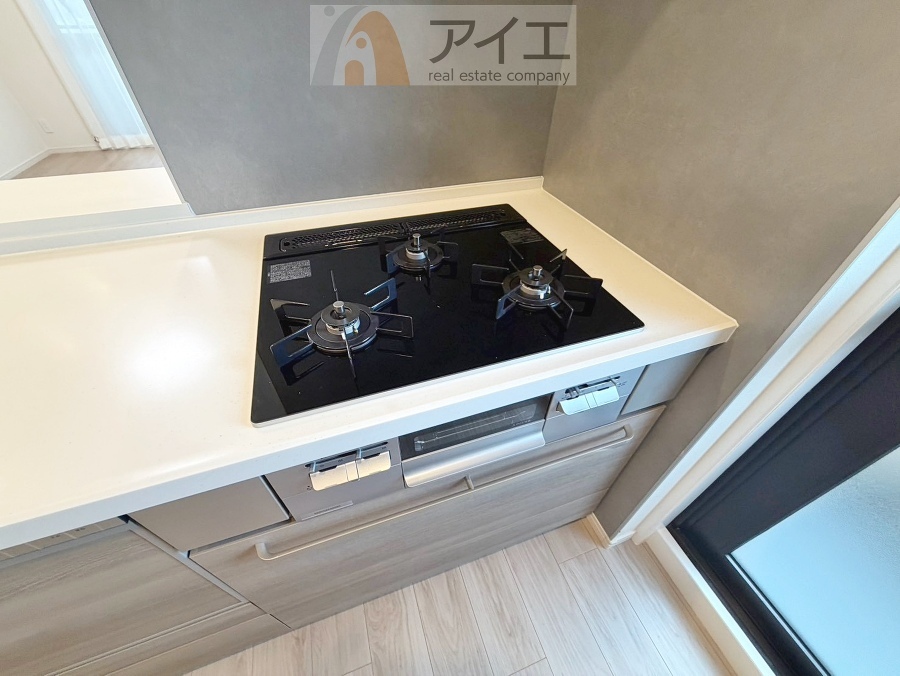 パンづくりやパーティ、大勢でお料理するのに大活躍3口コンロ