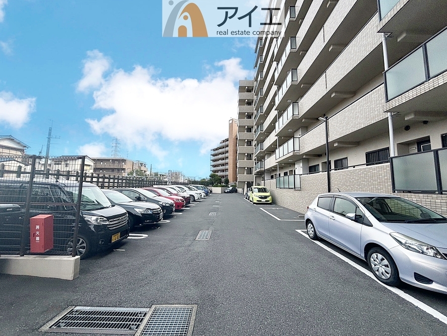 駐車場があるため車通勤の方にも安心なマンションです