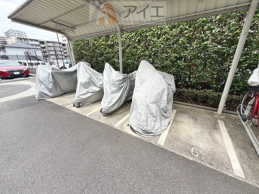 セキュリティ面にも配慮した駐輪場がございます