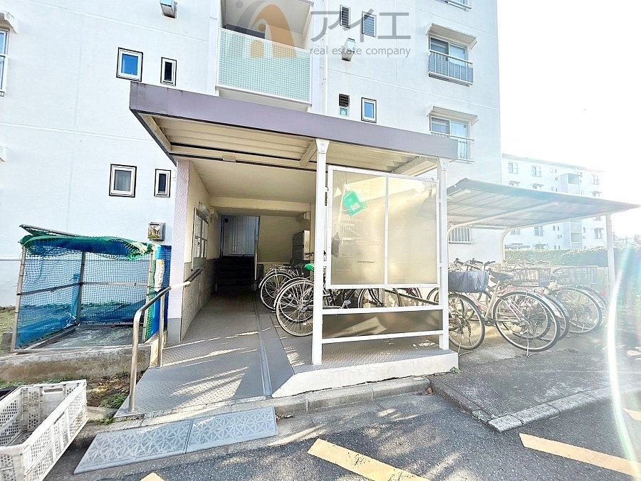 共用部の清掃・修理は管理員が実施