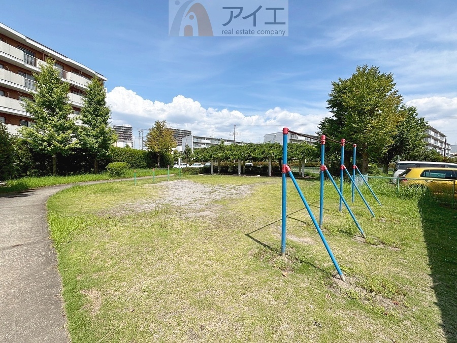 公園が近く、子育て家族に嬉しい緑豊かな環境です