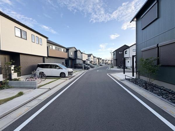 区画整理されたキレイな街並みです。