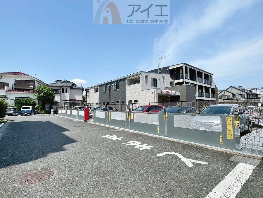 駐車場があるため車通勤の方にも安心なマンションです(要空確認)