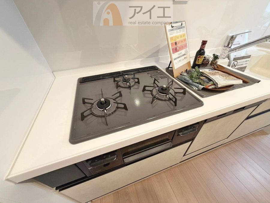 パンづくりやパーティ、大勢でお料理するのに大活躍3口コンロ