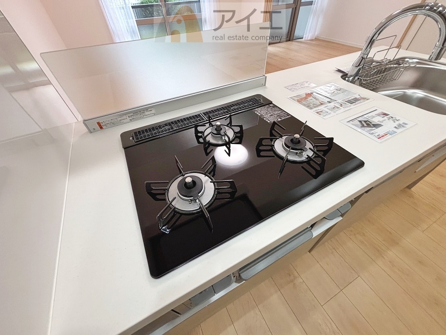 パンづくりやパーティ、大勢でお料理するのに大活躍3口コンロ
