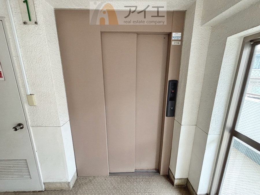清掃も行き届いたエレベーターホール