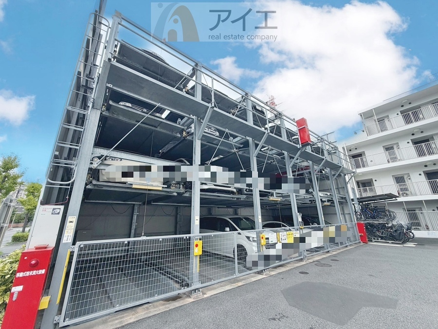 駐車場があるため車通勤の方にも安心なマンションです(要空確認)