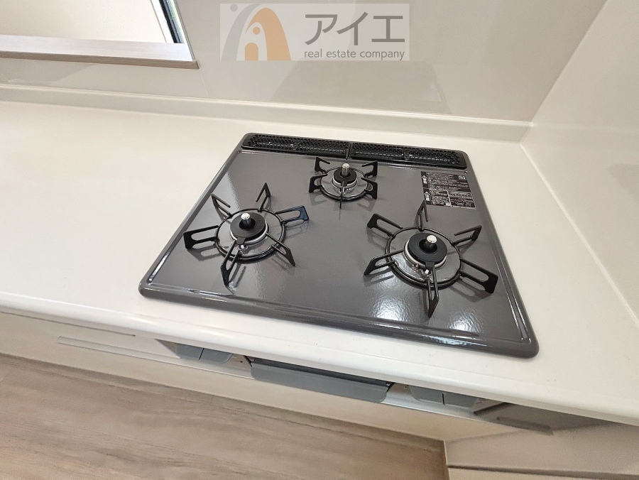 パンづくりやパーティ、大勢でお料理するのに大活躍3口コンロ