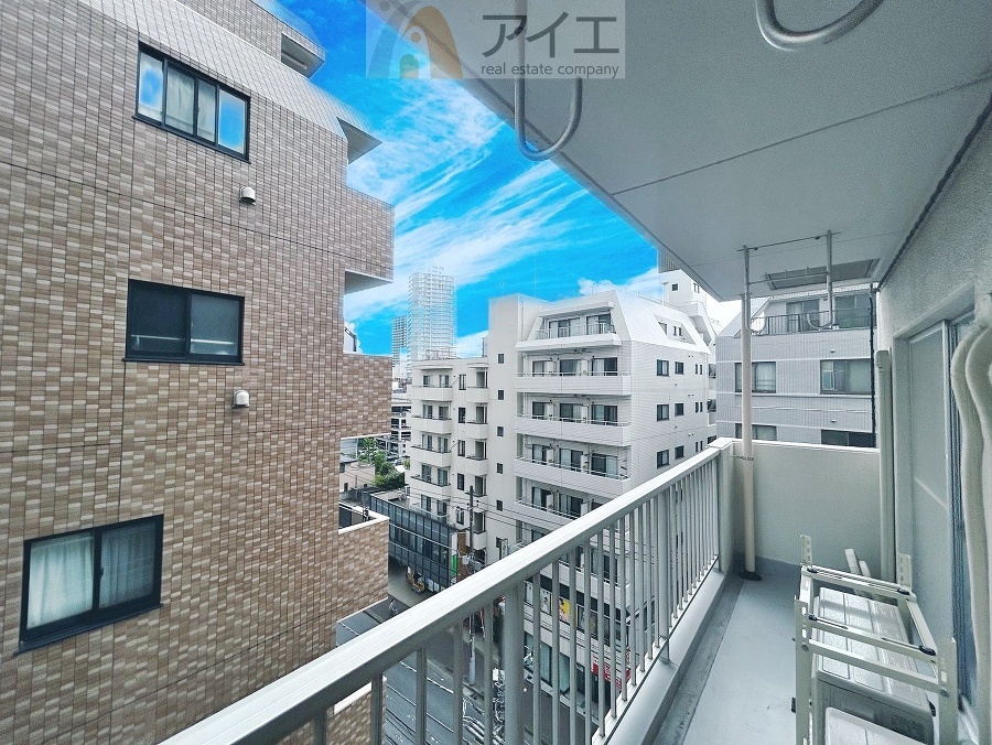 南面バルコニーで毎日のお洗濯も快適