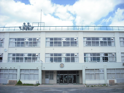 杉並区立沓掛小学校 100m 