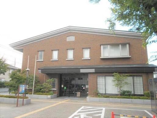 杉並区立下井草図書館 680m 