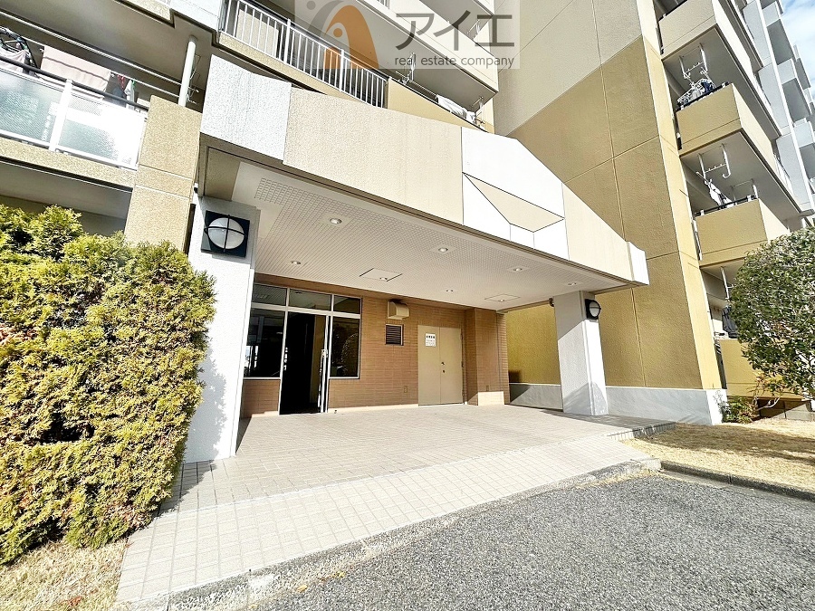 清掃や修理、不審者への声掛けも。管理員日勤は防犯にも有効