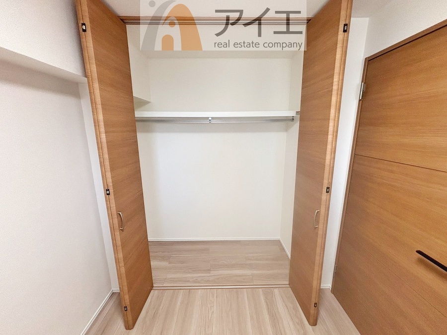 お子様の荷物も片付く、全居室収納スペース