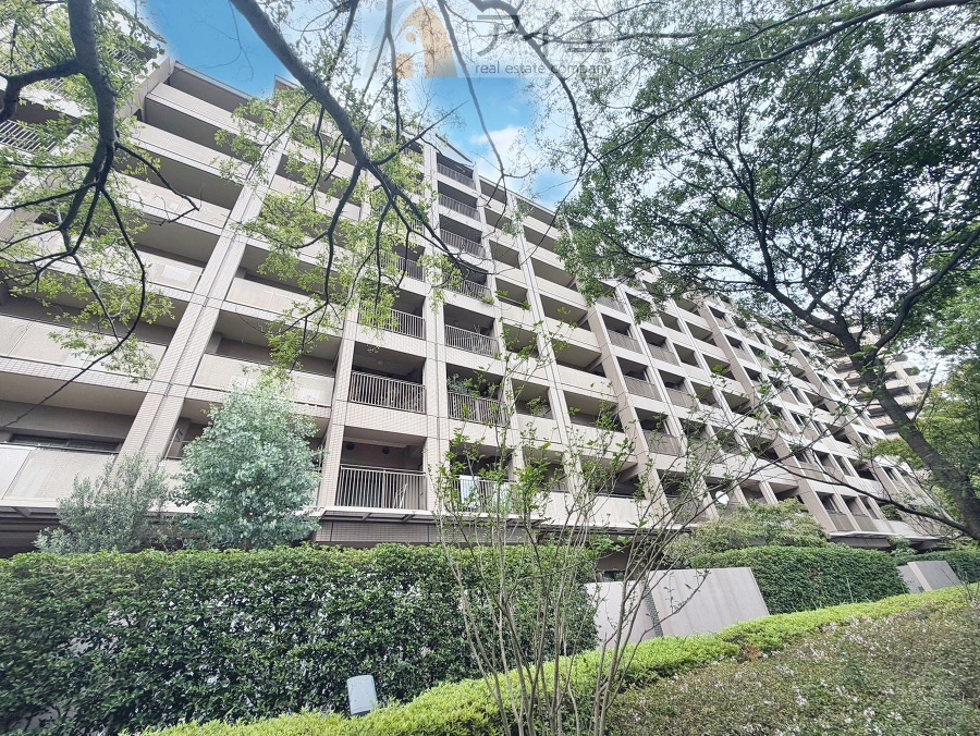 清掃や修理、不審者への声掛けも。管理員日勤は防犯にも有効