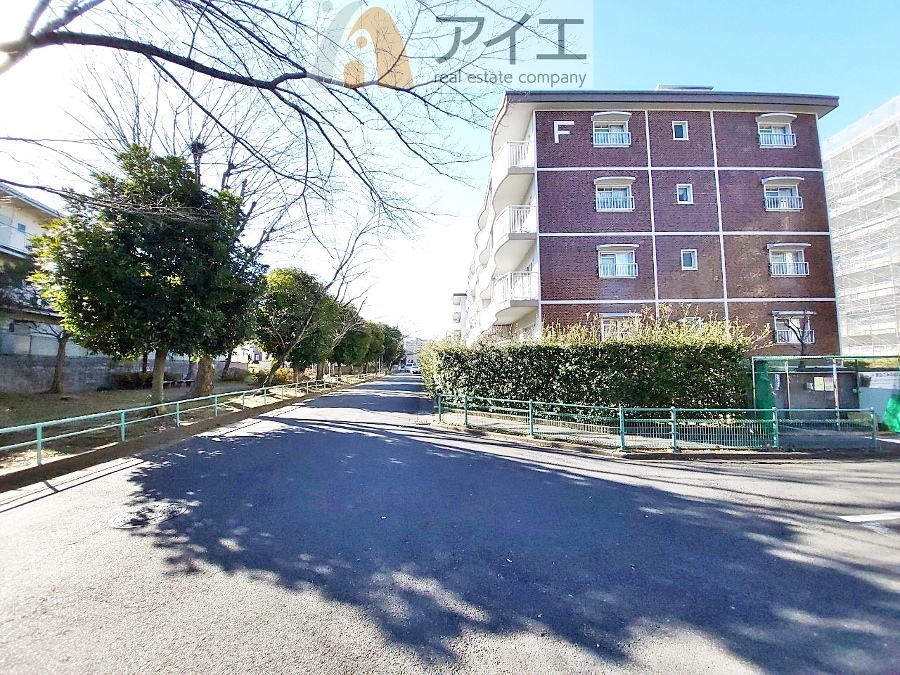 公園が近く、子育て家族に嬉しい緑豊かな環境です