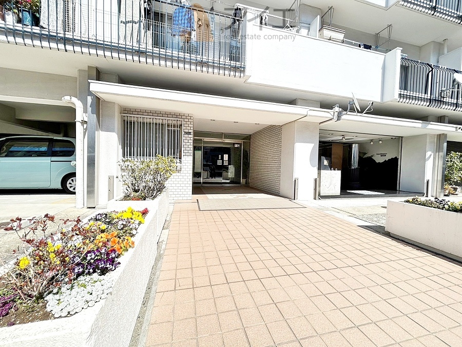 共用部の清掃・修理は管理員が実施