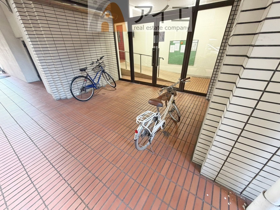 セキュリティ面にも配慮した駐輪場がございます