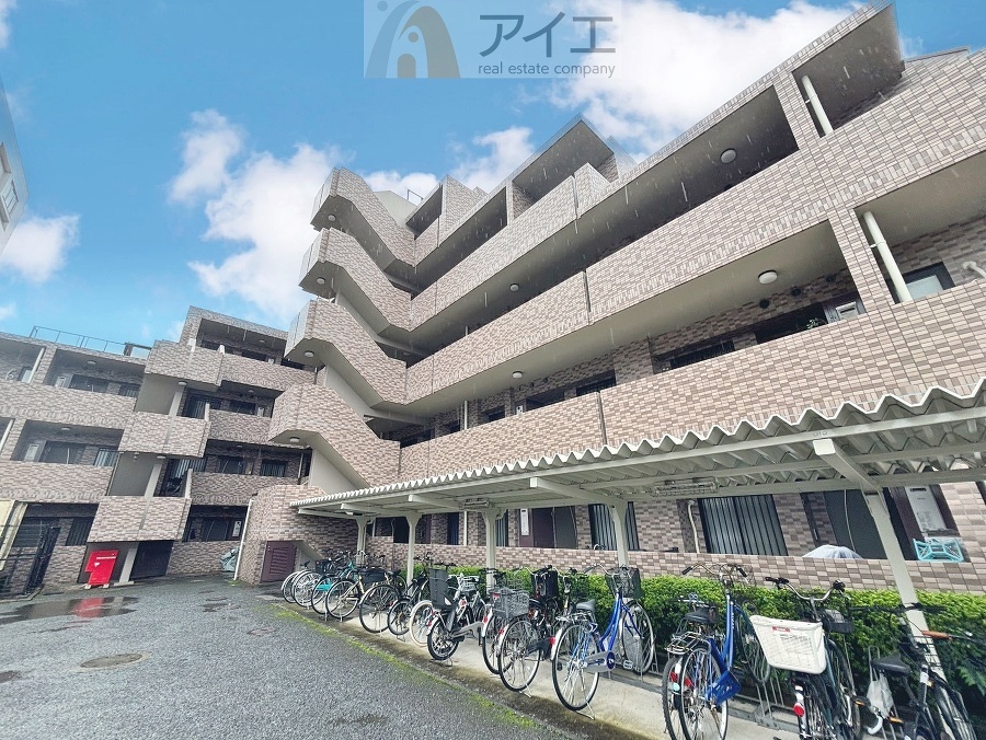 共用部の清掃・修理は管理員が実施