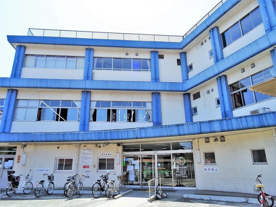 中野区立野方図書館 320m 