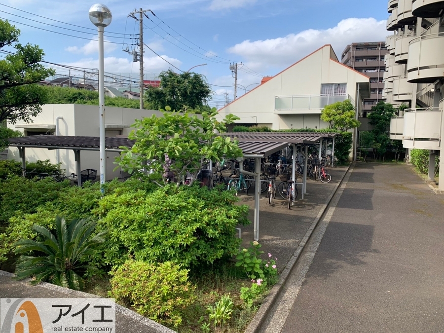 セキュリティ面にも配慮した駐輪場がございます