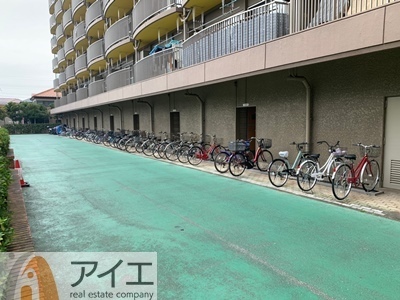 セキュリティ面にも配慮した駐輪場がございます