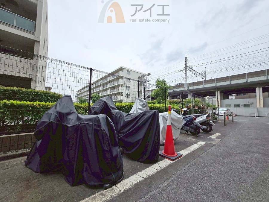 セキュリティ面にも配慮した駐輪場がございます